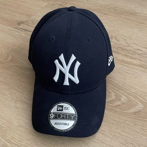 9forty New Era Adjustable Yankees Baseball Cap